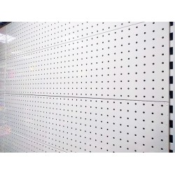 Перфорована панель 960х450мм ,крок 30мм. (біла)